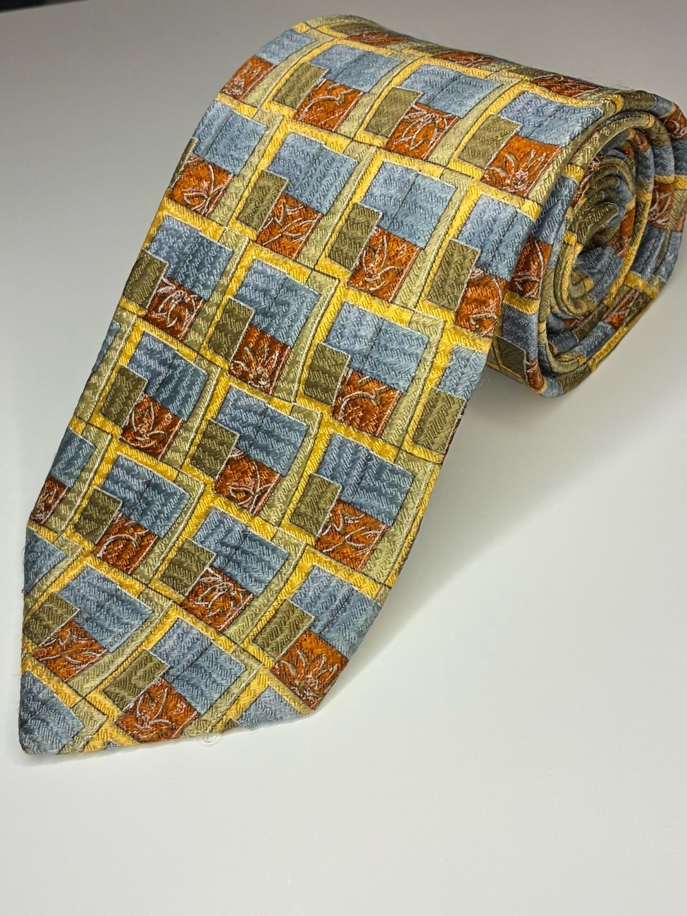ERMENEGILDO ZEGNA 100% SILK TIE-Made in ITALY- Geometric Block Print design  59”